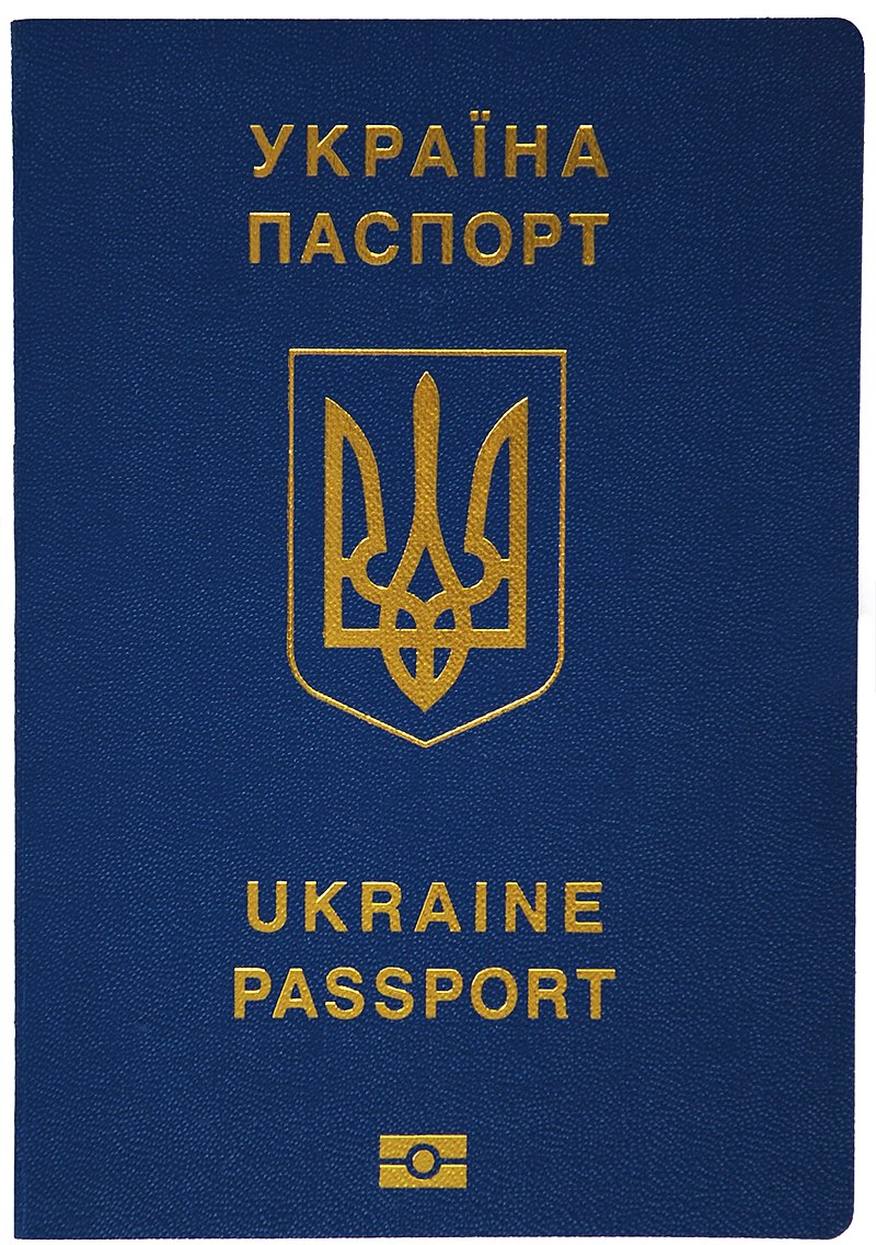 Херсонцям пропонують отримати російські паспорти