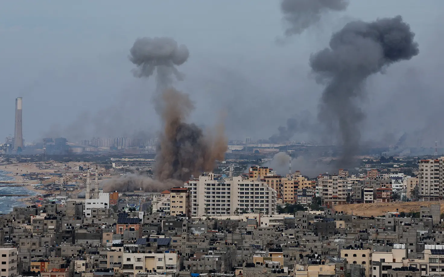 ХАМАС напав на Ізраїль. Ізраїль бомбить Сектор Газа. Чому це вигідно Кремлю?