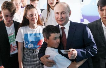 «Настільна книга православного школяра»: корисні поради русським дітям, як полюбитися Путіну