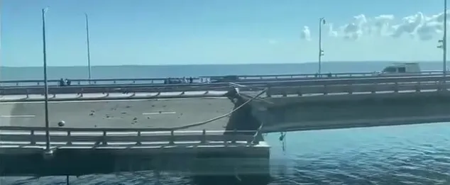 Взрыв на Керченском мосту (ВИДЕО, ФОТО)