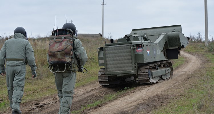 Russian invaders have used the latest multifunctional robotic demining complex 